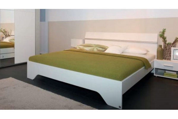 European Size King Size Bed With 2 Bedside Tables Fellbach